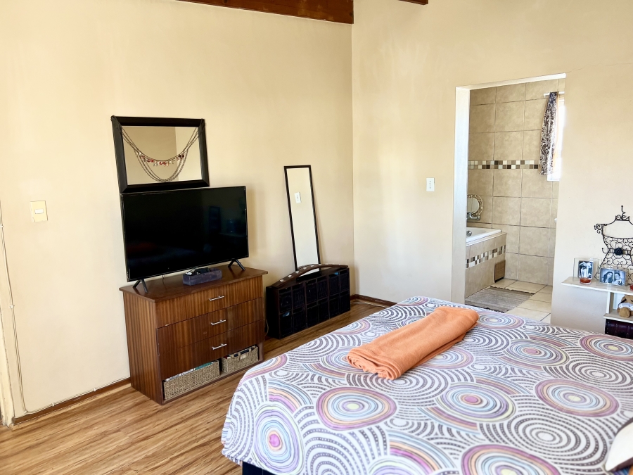 3 Bedroom Property for Sale in Ruyterwacht Western Cape